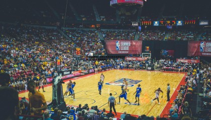 优游国际-巴萨拥趸疾呼，别再让莱万拉菲尼亚浪射任意球，让亚马尔佩德里踢！