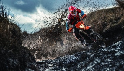 优游国际-伊朗前锋阿兹蒙闪耀亚洲足坛，9场9球斩获亚冠二级联赛金靴